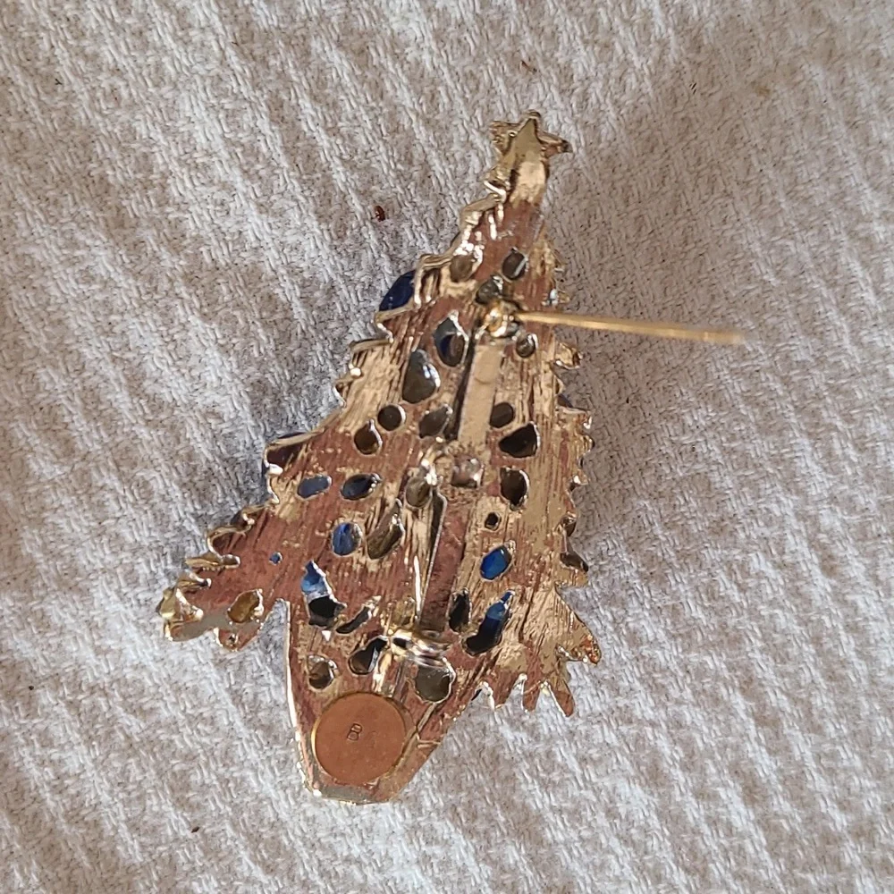 BG Rhinestone Pin - Picture 5 of 8